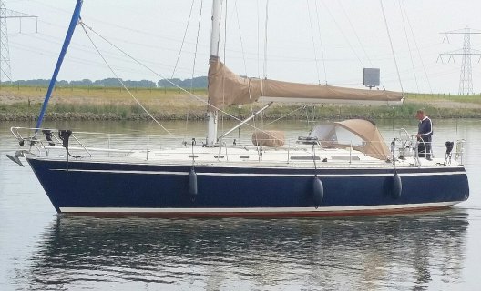 Hanse 401, Zeiljacht for sale by White Whale Yachtbrokers - Willemstad