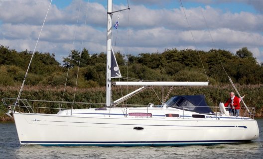 Bavaria 38-2 Cruiser, Segelyacht for sale by White Whale Yachtbrokers - Sneek