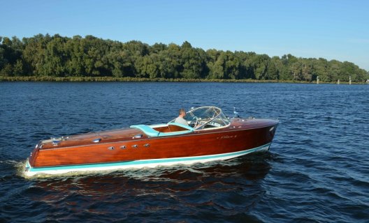 Riva Tritone, Speed- en sportboten for sale by White Whale Yachtbrokers - Vinkeveen
