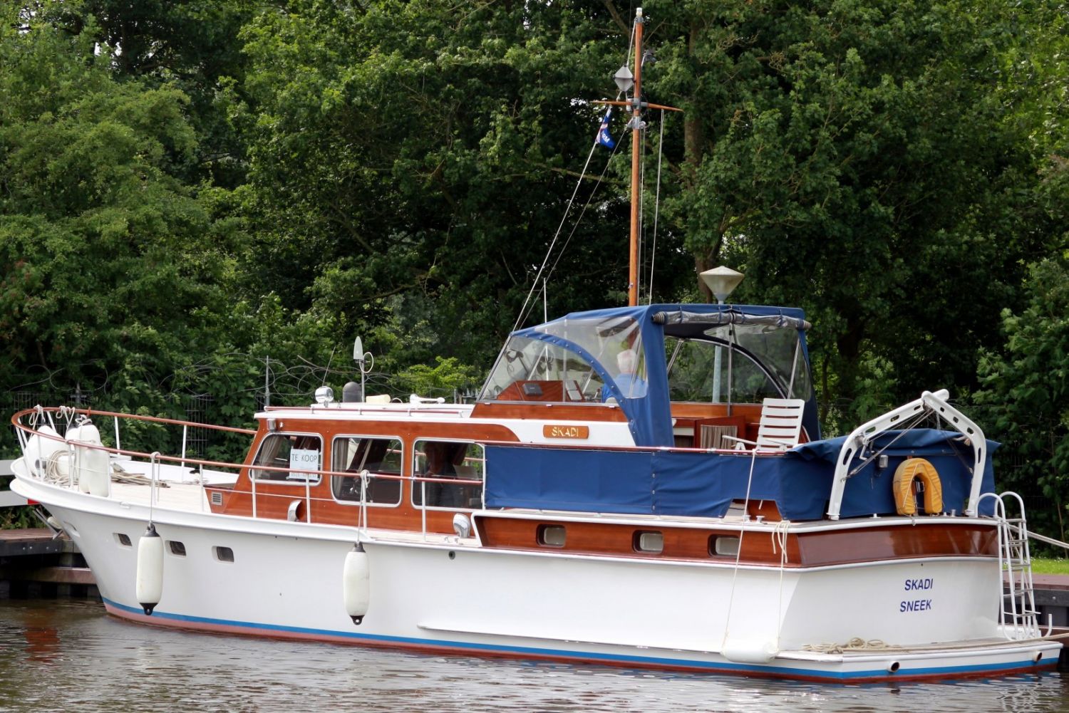 Super Van Craft 1380 motorboot te koop | White Whale Yachtbrokers