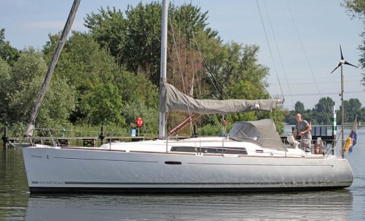 Beneteau Oceanis 37, Segelyacht for sale by White Whale Yachtbrokers - Enkhuizen