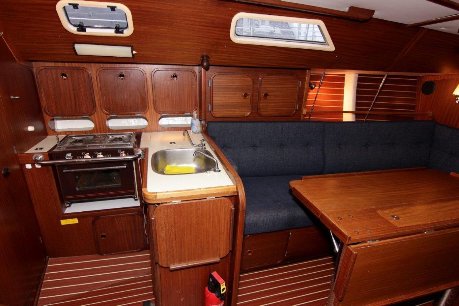 elan 33 sailboat