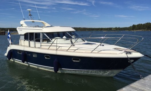 Aquador 32, Speed- en sportboten for sale by White Whale Yachtbrokers - Finland