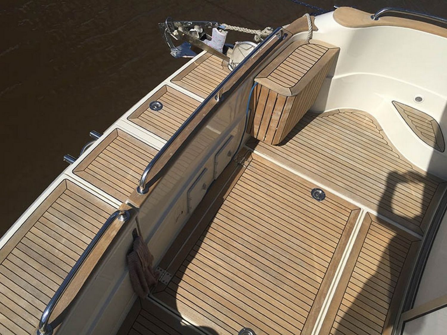 Aquador 32 motorboot | White Whale Yachtbrokers