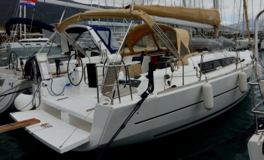 Dufour 382 Grand Large, Zeiljacht for sale by White Whale Yachtbrokers - Croatia