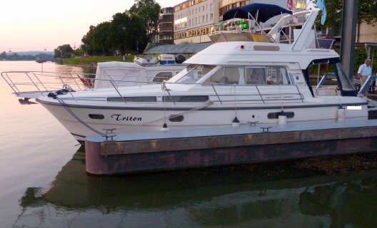 Nimbus 4004 Fly Carisma, Motoryacht for sale by White Whale Yachtbrokers - Limburg