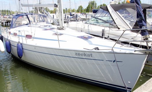 Bavaria 37 Cruiser, Zeiljacht for sale by White Whale Yachtbrokers - Sneek