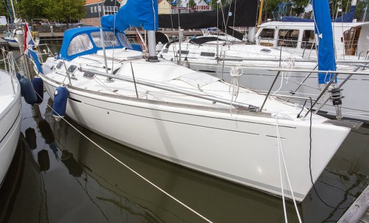 Beneteau First 33.7, Segelyacht for sale by White Whale Yachtbrokers - Enkhuizen