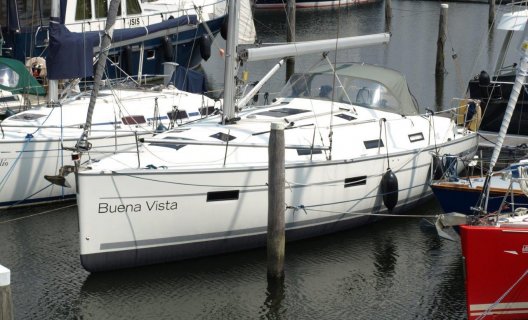 Bavaria 36 Cruiser 3-cabin, Segelyacht for sale by White Whale Yachtbrokers - Willemstad