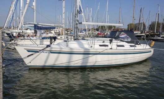 Bavaria 35 Holiday, Zeiljacht for sale by White Whale Yachtbrokers - Enkhuizen
