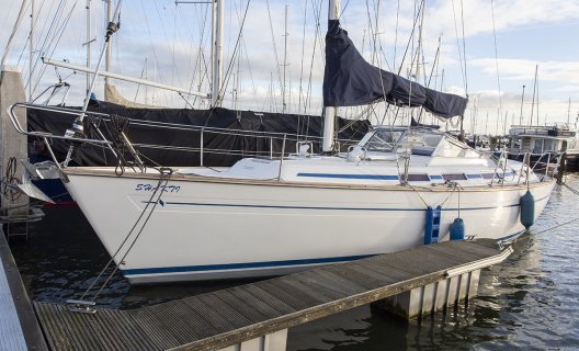 Bavaria 38 Ocean Center Cockpit, Zeiljacht for sale by White Whale Yachtbrokers - Enkhuizen