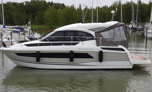 Jeanneau Leader 33 Sportop, Speedboat and sport cruiser for sale by White Whale Yachtbrokers - Finland