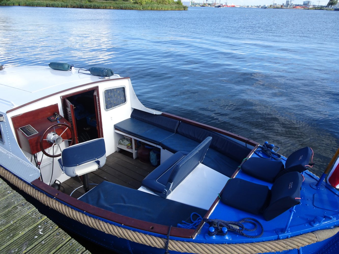 motorboot met kajuit te koop