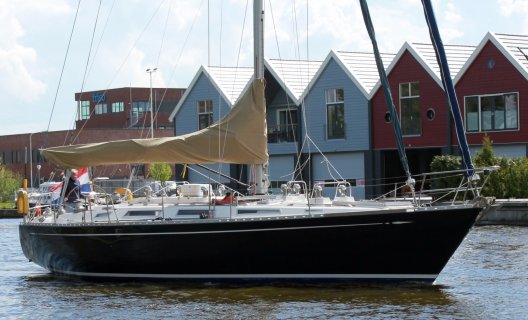 Wauquiez Centurion 47, Sailing Yacht for sale by White Whale Yachtbrokers - Sneek