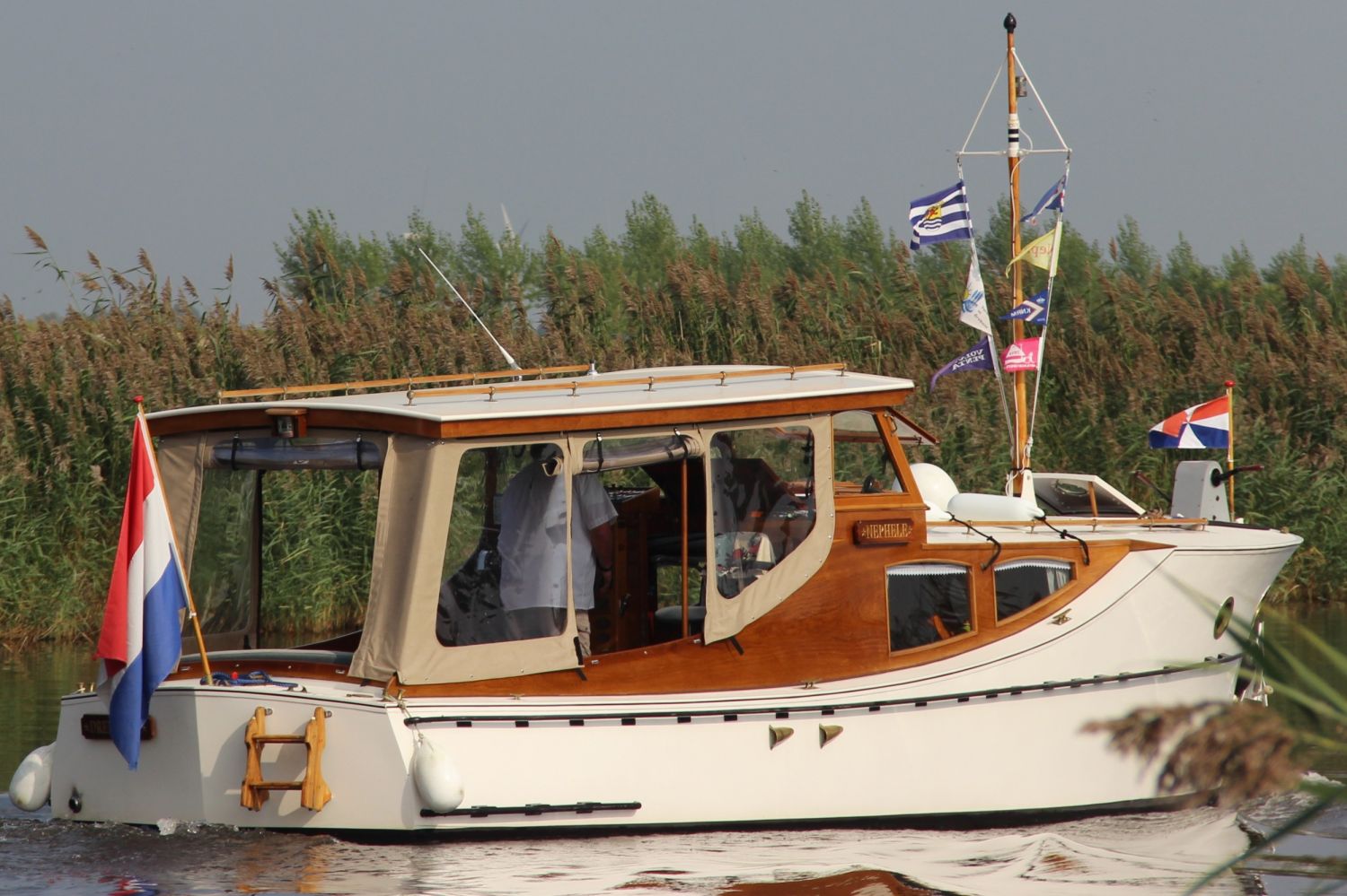 white whale yachtbrokers vinkeveen