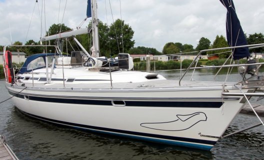 Bavaria 41 Holiday, Zeiljacht for sale by White Whale Yachtbrokers - Sneek