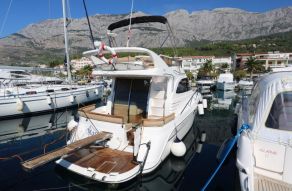 Galeon 330 Fly