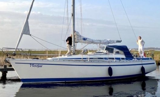 Bavaria 1060, Segelyacht for sale by White Whale Yachtbrokers - Sneek