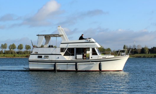 Taiwan Sundeck Trawler, Motorjacht for sale by White Whale Yachtbrokers - Limburg