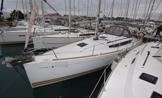 Jeanneau Sun Odyssey 379, Segelyacht for sale by White Whale Yachtbrokers - Croatia