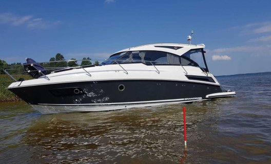 Grandezza 34 OC, Motoryacht for sale by White Whale Yachtbrokers - Finland