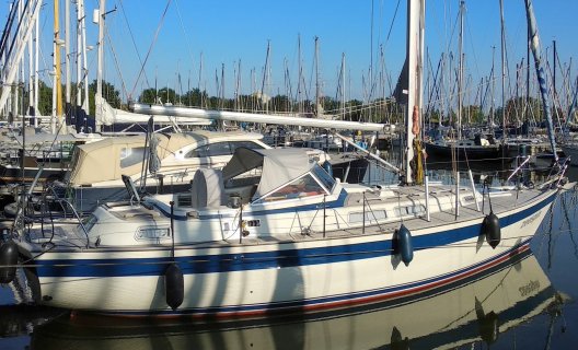 Hallberg Rassy 36, Sailing Yacht for sale by White Whale Yachtbrokers - Sneek