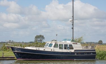 white whale yachtbrokers enkhuizen