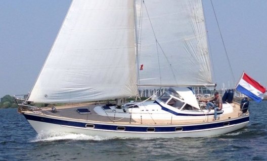 Hallberg Rassy 38, Zeiljacht for sale by White Whale Yachtbrokers - Willemstad
