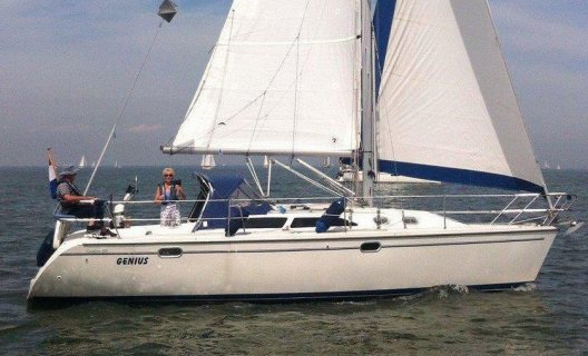 Catalina 320, Zeiljacht for sale by White Whale Yachtbrokers - Willemstad