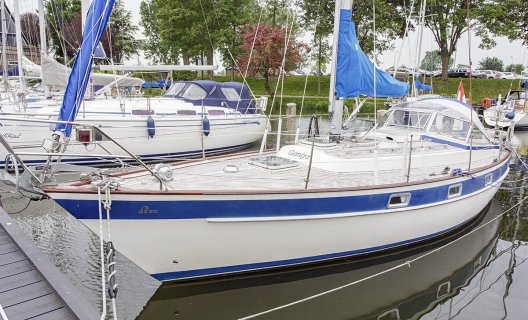 Hallberg Rassy 312, Zeiljacht for sale by White Whale Yachtbrokers - Enkhuizen