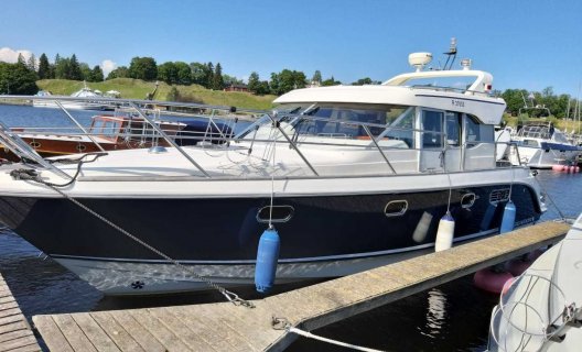 Aquador 32 C, Motoryacht for sale by White Whale Yachtbrokers - Finland