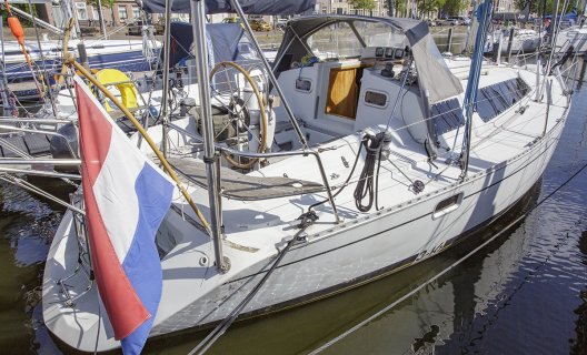 Feeling 346 DI, Zeiljacht for sale by White Whale Yachtbrokers - Enkhuizen