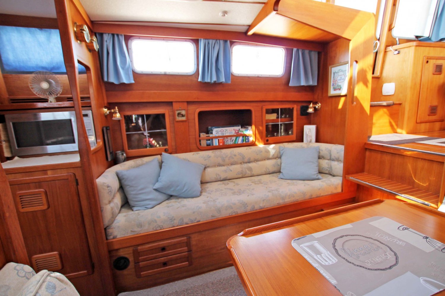 Sailboat White Whale Yachtbrokers Jachtmakelaar Voor Verkoop Boot