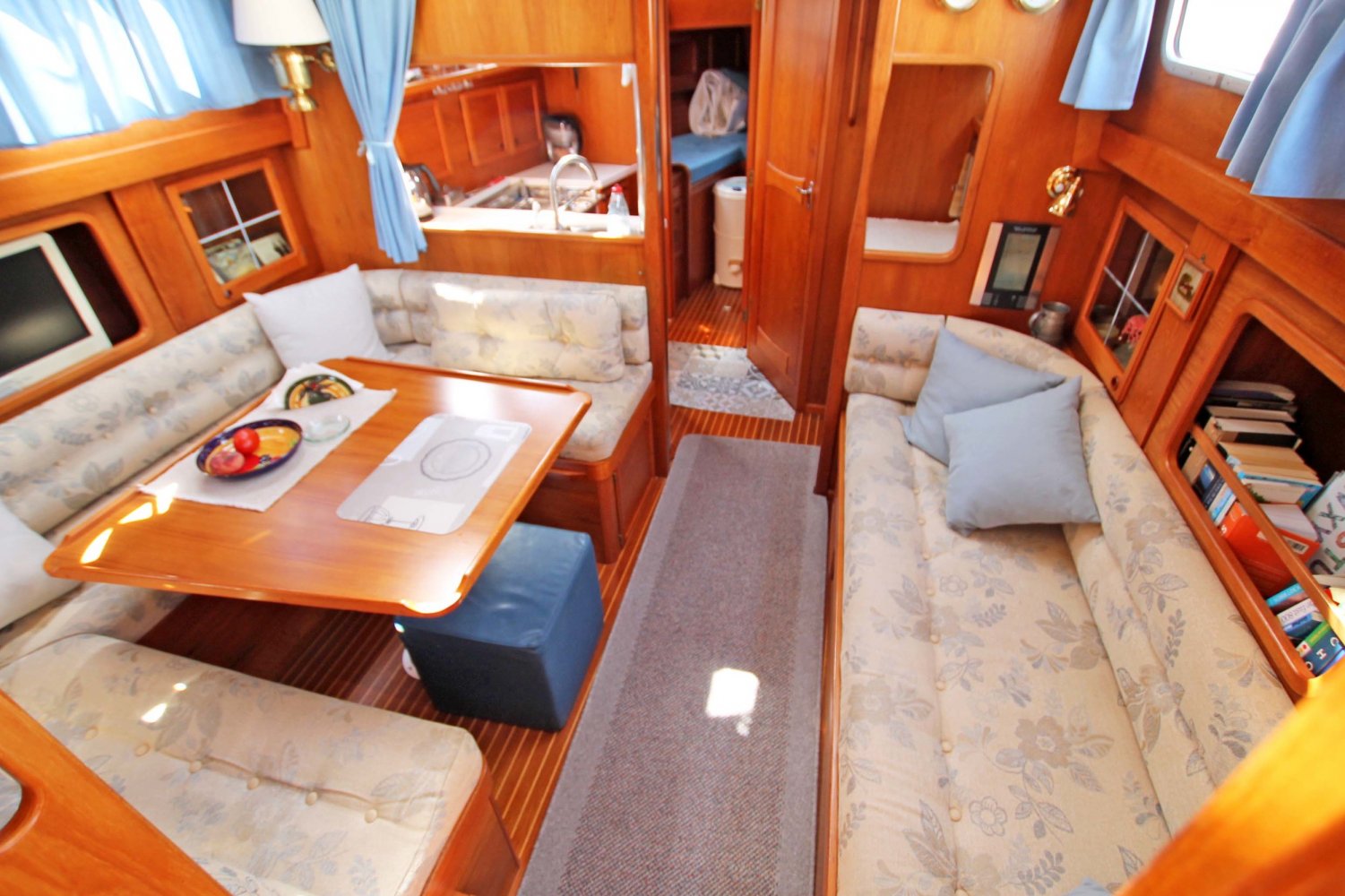 Sailboat White Whale Yachtbrokers Jachtmakelaar Voor Verkoop Boot