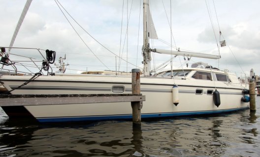 Moody ECLIPSE 43, Sailing Yacht for sale by White Whale Yachtbrokers - Sneek