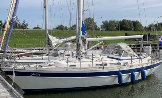 Hallberg Rassy 36, Zeiljacht for sale by White Whale Yachtbrokers - Sneek