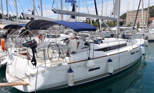 Jeanneau Sun Odyssey 439, Segelyacht for sale by White Whale Yachtbrokers - Croatia