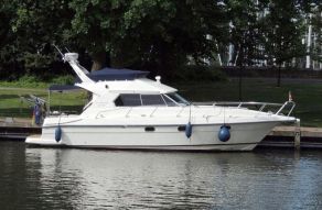 Riviera 925 Flybridge