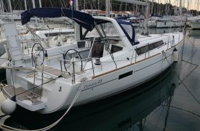 Beneteau Oceanis 45