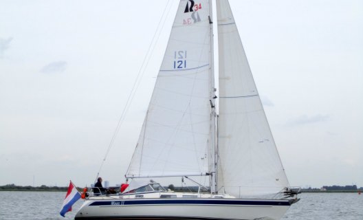 Hallberg Rassy 34, Zeiljacht for sale by White Whale Yachtbrokers - Willemstad