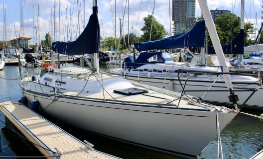 J/Boats J/35, Sailing Yacht for sale by White Whale Yachtbrokers - Willemstad