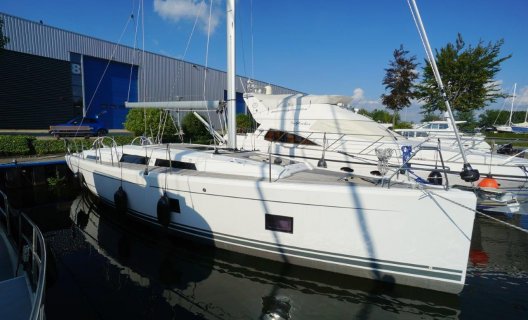 Hanse 418 2-cabin, Segelyacht for sale by White Whale Yachtbrokers - Willemstad