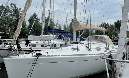 Beneteau First 33.7, Sailing Yacht for sale by White Whale Yachtbrokers - Willemstad