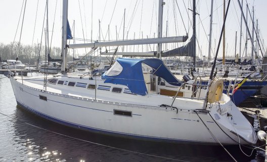 Beneteau OCEANIS 370, Segelyacht for sale by White Whale Yachtbrokers - Enkhuizen
