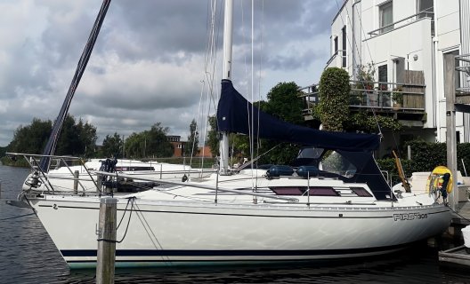 Beneteau First 305, Segelyacht for sale by White Whale Yachtbrokers - Sneek