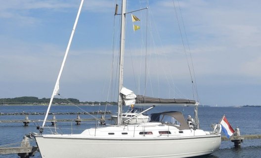 Hanse 371, Zeiljacht for sale by White Whale Yachtbrokers - Willemstad