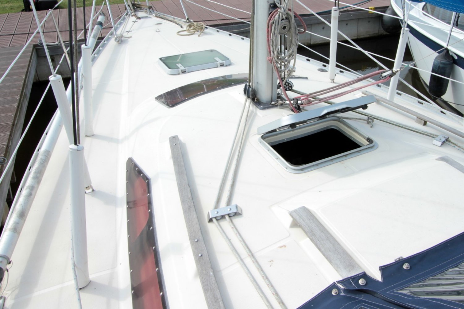 Jeanneau Attalia 32 Swing Keel sailboat for sale White Whale Yachtbrokers