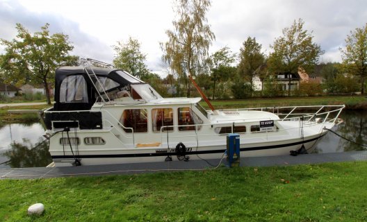 Hooveld 1000 AK., Motorjacht for sale by White Whale Yachtbrokers - Limburg