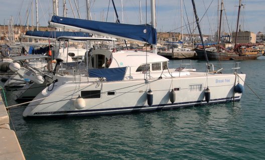 Lagoon 380 S2 Owners Version, Multihull zeilboot for sale by White Whale Yachtbrokers - Almeria