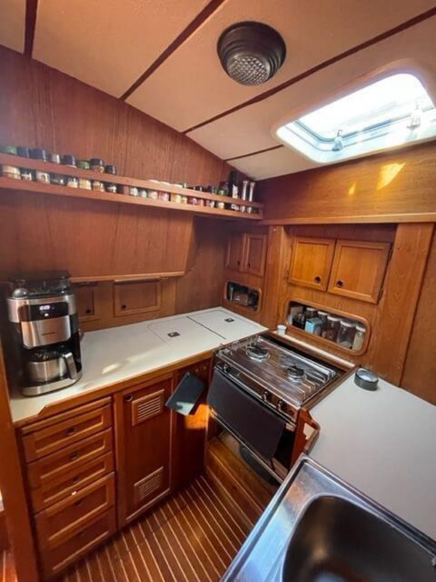 Nauticat 43 sailboat for sale White Whale Yachtbrokers